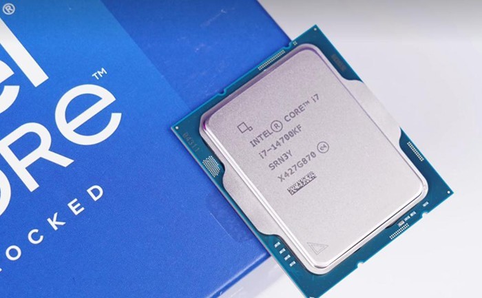 第14代高端处理器+OLED显示器，打造极致沉浸式游戏体验！