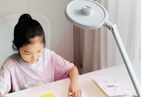 几千的护眼台灯是智商税吗？台灯需要买那么贵的吗？