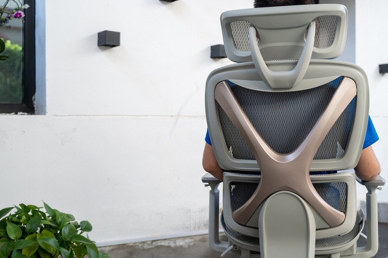 享受更舒适健康的坐姿，让工作学习更轻松，永艺XY椅月光骑士体验