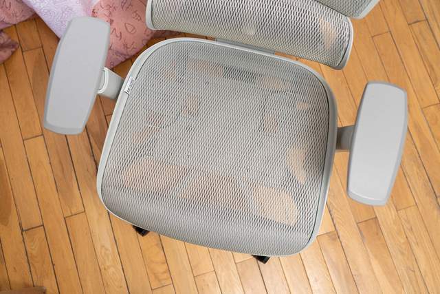 永艺XY月光骑士：腰突后的第三把人体工学椅，终于满意了