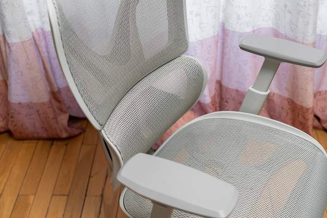 永艺XY月光骑士：腰突后的第三把人体工学椅，终于满意了