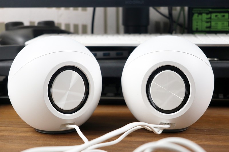 小小身材 澎湃声音——创新科技（CREATIVE）Pebble SE电脑音箱体验