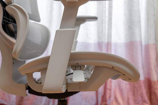 永艺XY月光骑士：腰突后的第三把人体工学椅，终于满意了