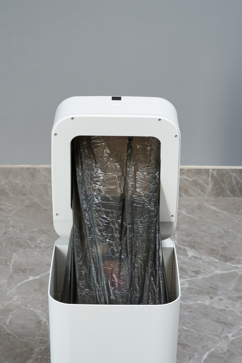 科技提高生活品质，智能垃圾桶您家中的黑科技！