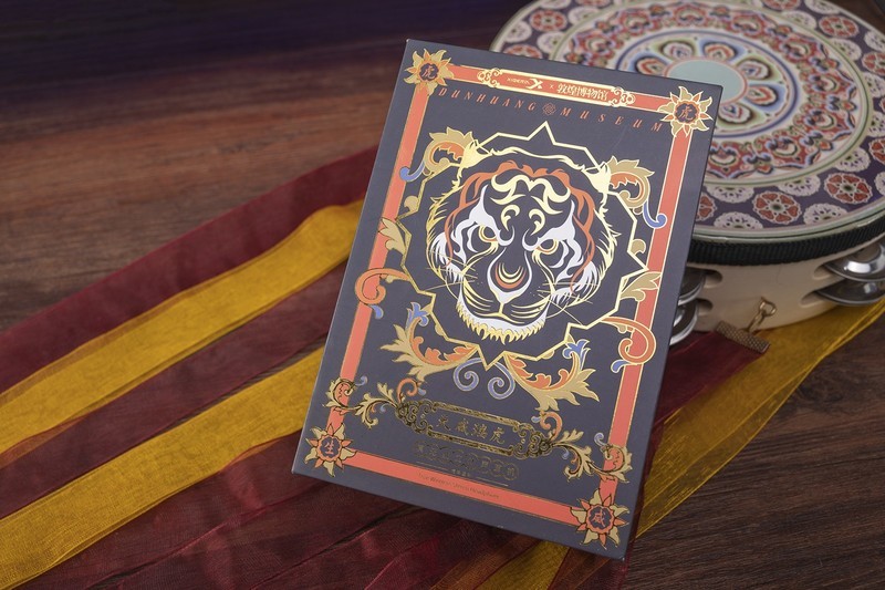 融入中西文化瑰宝的精粹，西伯利亚W2 TWS耳机敦煌博物馆联名款