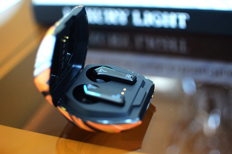 为电竞而生 低延迟听声辨位 sanag塞那X Pro无聊熊联名款电竞耳机