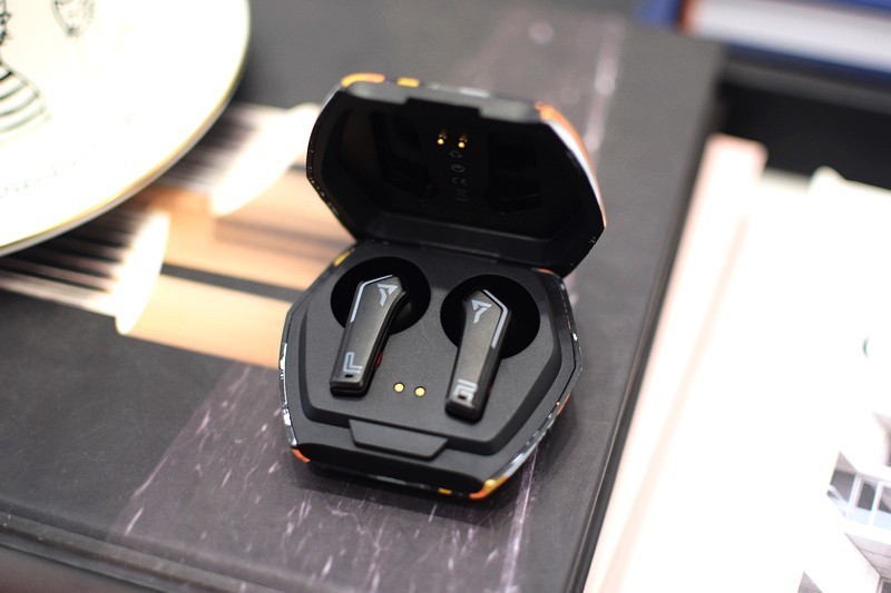 为电竞而生 低延迟听声辨位 sanag塞那X Pro无聊熊联名款电竞耳机