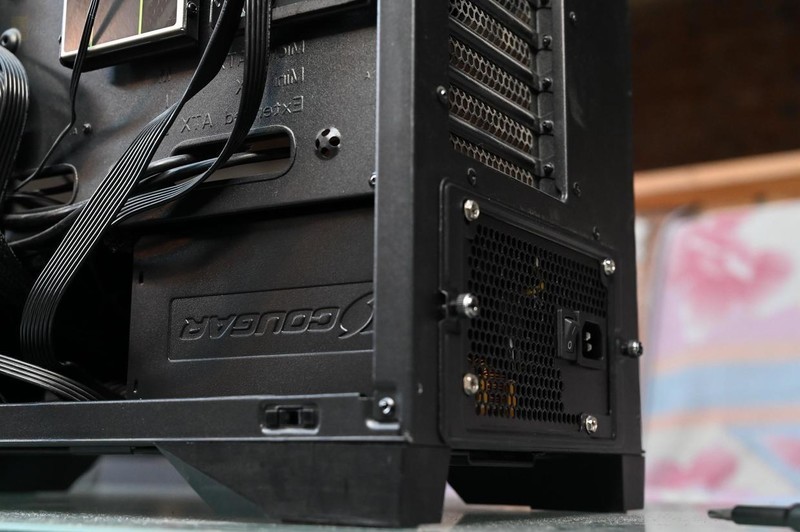 中高端平台的电源选择不少，骨伽GEX850电源做得还不错