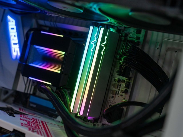 信仰加持，潜力无限，影驰HOF PRO DDR5 7000 16GX2内存测评