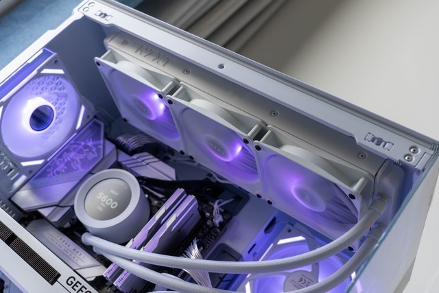 8月白色海景主机分享，安钛克C8+14700K+4070，海景房你得这么玩