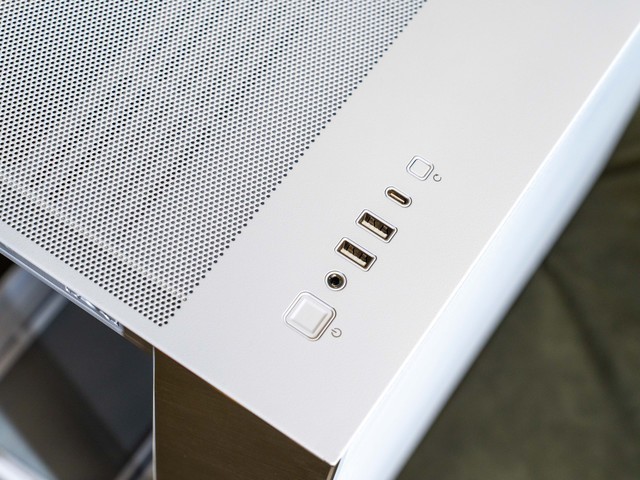 8月白色海景主机分享，安钛克C8+14700K+4070，海景房你得这么玩