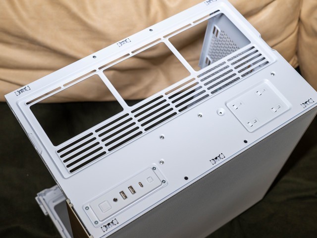 8月白色海景主机分享，安钛克C8+14700K+4070，海景房你得这么玩