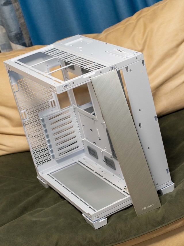 8月白色海景主机分享，安钛克C8+14700K+4070，海景房你得这么玩