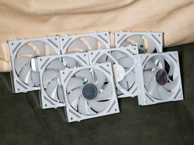 8月白色海景主机分享，安钛克C8+14700K+4070，海景房你得这么玩