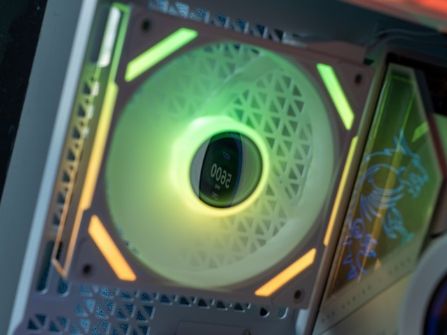 8月白色海景主机分享，安钛克C8+14700K+4070，海景房你得这么玩