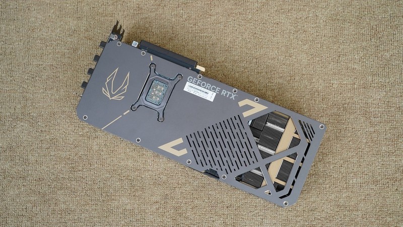 游戏生产力无短板，9950X3D、TUF X870、索泰5080、长城 华夏·唐1200W评测装机秀