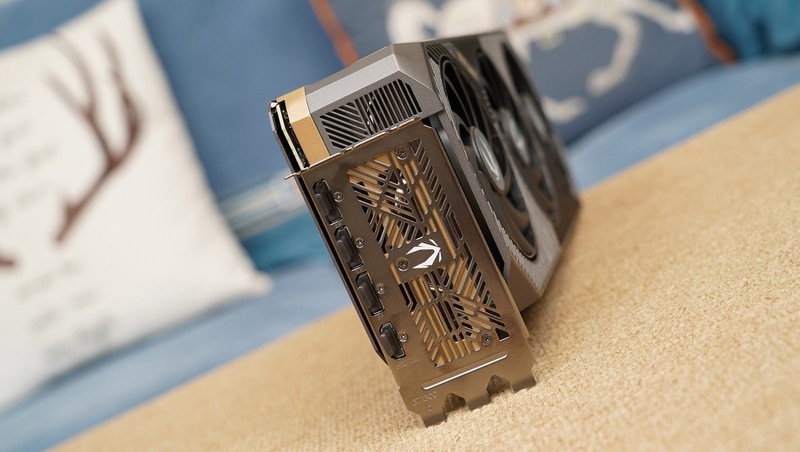 游戏生产力无短板，9950X3D、TUF X870、索泰5080、长城 华夏·唐1200W评测装机秀