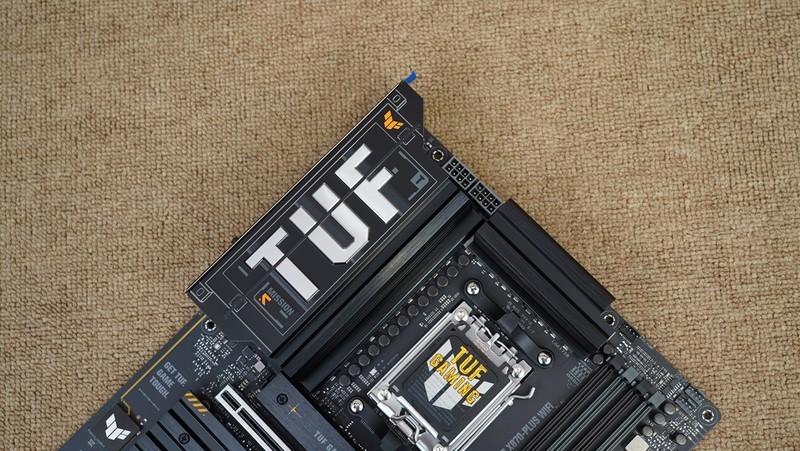 游戏生产力无短板，9950X3D、TUF X870、索泰5080、长城 华夏·唐1200W评测装机秀