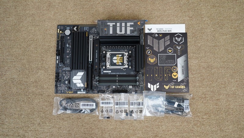 游戏生产力无短板，9950X3D、TUF X870、索泰5080、长城 华夏·唐1200W评测装机秀