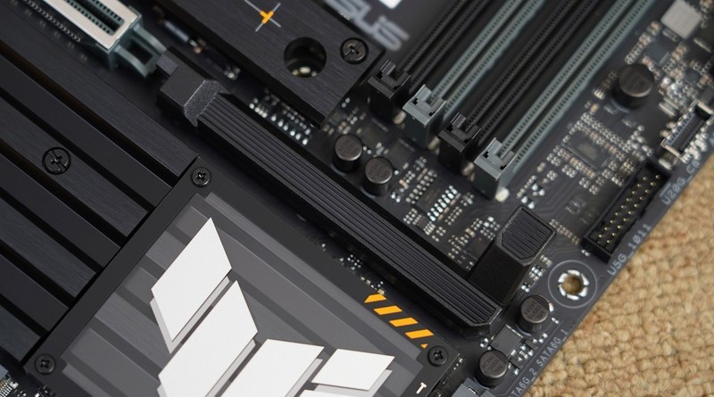 游戏生产力无短板，9950X3D、TUF X870、索泰5080、长城 华夏·唐1200W评测装机秀