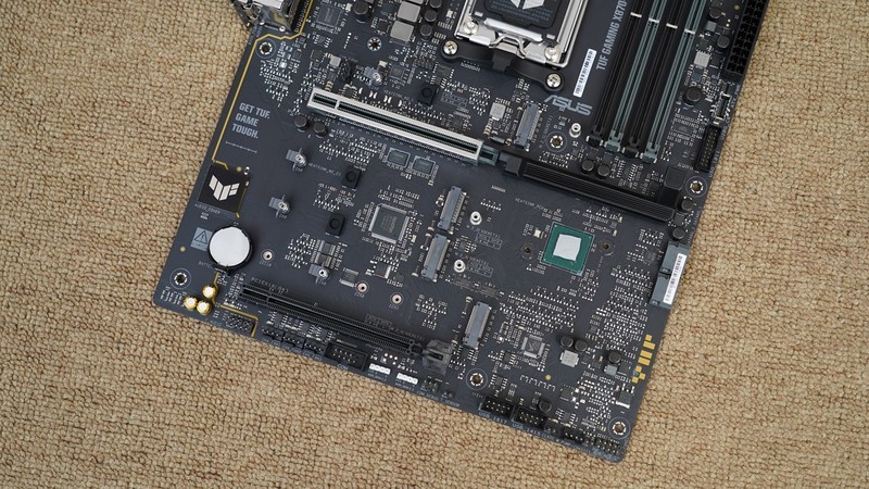 游戏生产力无短板，9950X3D、TUF X870、索泰5080、长城 华夏·唐1200W评测装机秀