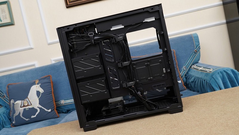 游戏生产力无短板，9950X3D、TUF X870、索泰5080、长城 华夏·唐1200W评测装机秀