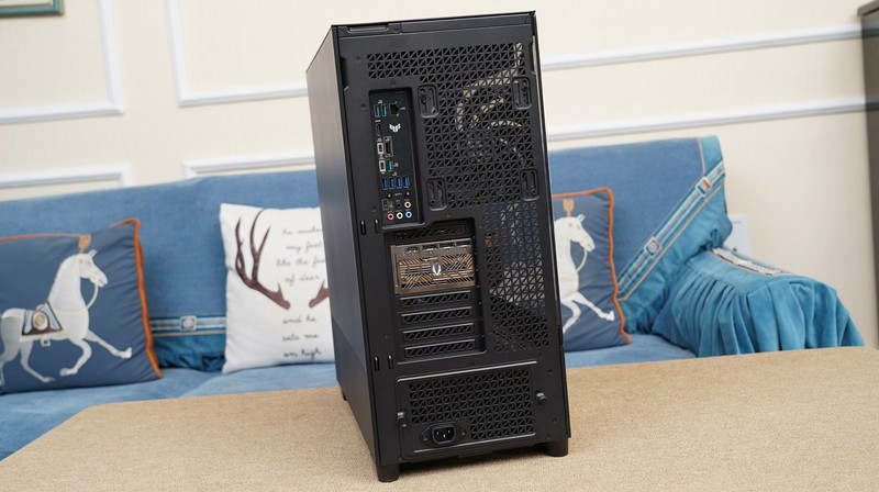 游戏生产力无短板，9950X3D、TUF X870、索泰5080、长城 华夏·唐1200W评测装机秀