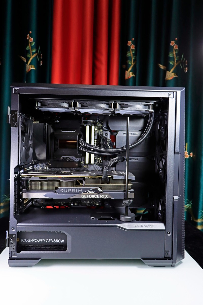 支持 RTX4070Ti ！Tt 钢影 Toughpower GF3 850W 电源