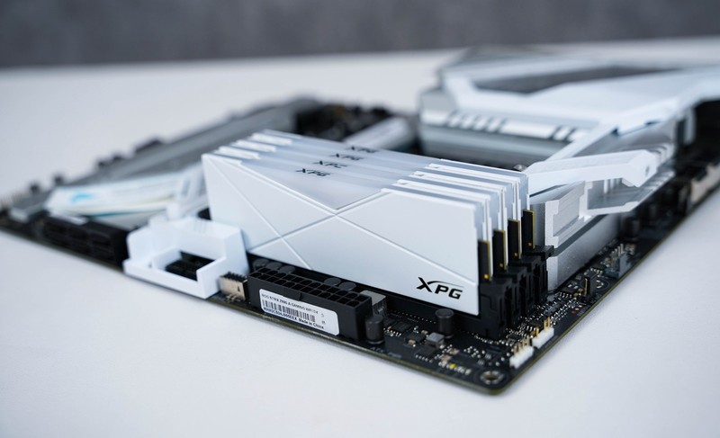 简约与紧凑的ATX主机，乔思伯D40白色主机装机体验