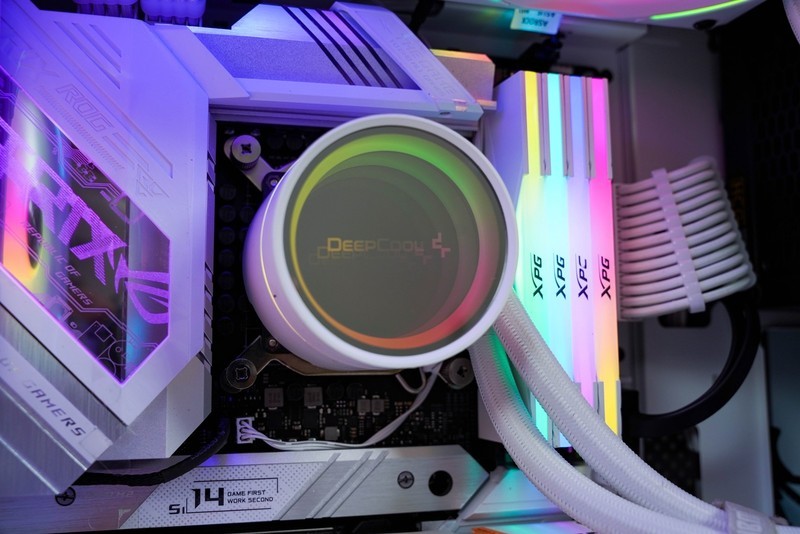 简约与紧凑的ATX主机，乔思伯D40白色主机装机体验