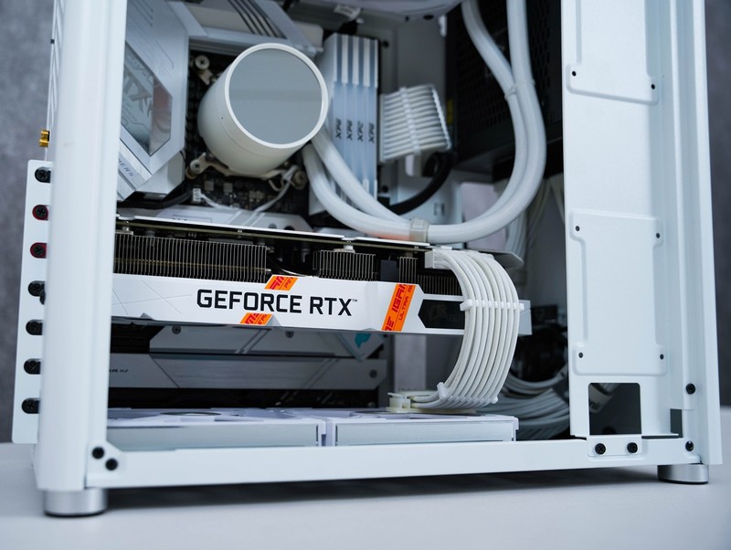 简约与紧凑的ATX主机，乔思伯D40白色主机装机体验