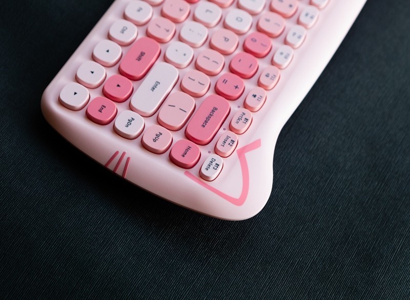 家里有主子们的小可爱瞧瞧它，黑爵3060i猫咪蓝牙键盘萌化你的少女心！