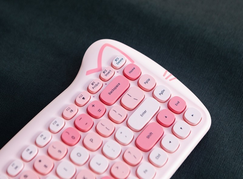 家里有主子们的小可爱瞧瞧它，黑爵3060i猫咪蓝牙键盘萌化你的少女心！