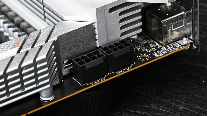 综合战力不输i9！比i9更高的性价比！AMD：“你不按套路出牌啊”