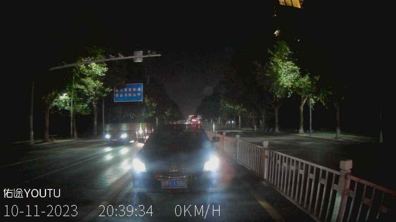 为什么现在装行车记录仪都要前后双录的？佑途C2L防撞记录仪体验