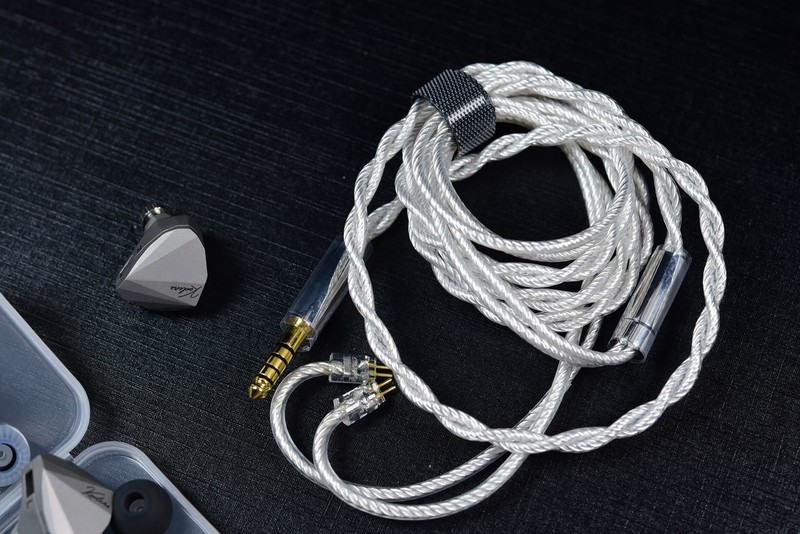 水雨月终章KADENZ怕是又要火，低频刺激、人声甜美、高频听古典！