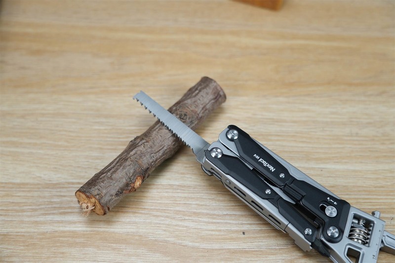 纳拓户外多功能扳手钳W4：拧、剪、夹全能，户外难题一钳搞定