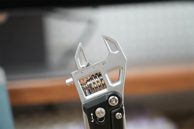 纳拓户外多功能扳手钳W4：拧、剪、夹全能，户外难题一钳搞定