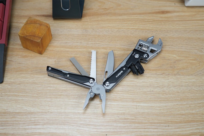 纳拓户外多功能扳手钳W4：拧、剪、夹全能，户外难题一钳搞定
