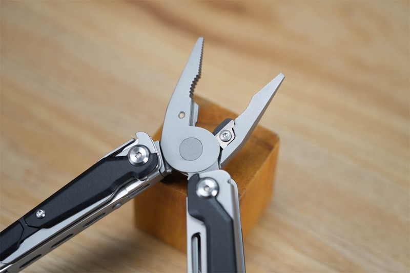 纳拓户外多功能扳手钳W4：拧、剪、夹全能，户外难题一钳搞定
