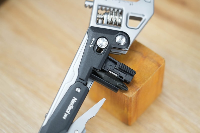 纳拓户外多功能扳手钳W4：拧、剪、夹全能，户外难题一钳搞定