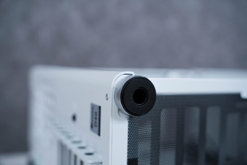 简约与紧凑的ATX主机，乔思伯D40白色主机装机体验