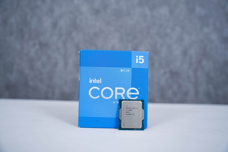 简约与紧凑的ATX主机，乔思伯D40白色主机装机体验