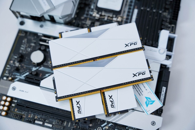 简约与紧凑的ATX主机，乔思伯D40白色主机装机体验