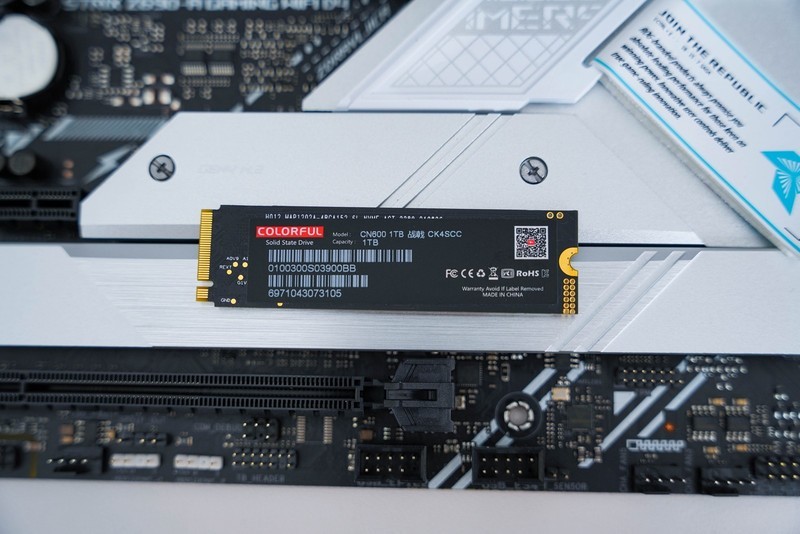 简约与紧凑的ATX主机，乔思伯D40白色主机装机体验