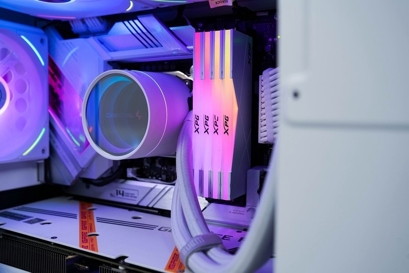 简约与紧凑的ATX主机，乔思伯D40白色主机装机体验