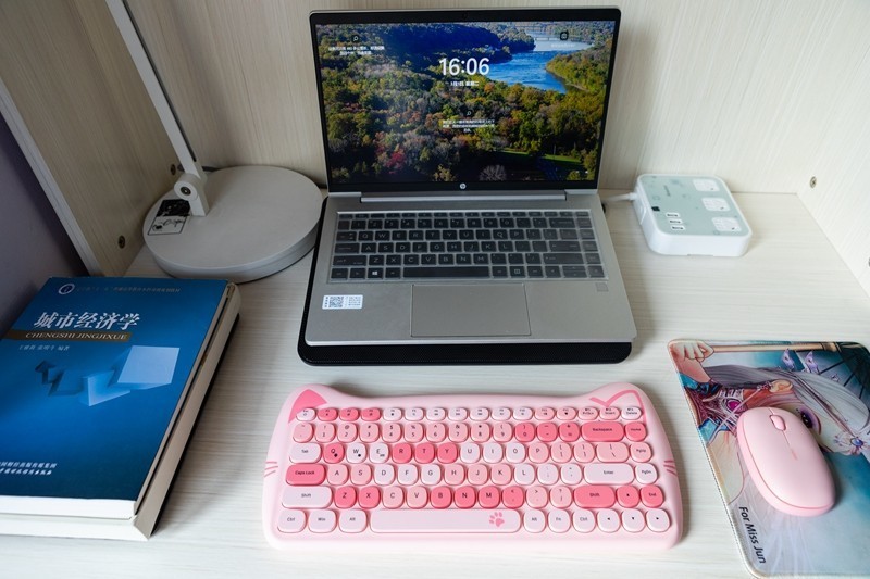 家里有主子们的小可爱瞧瞧它，黑爵3060i猫咪蓝牙键盘萌化你的少女心！