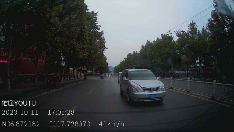 为什么现在装行车记录仪都要前后双录的？佑途C2L防撞记录仪体验