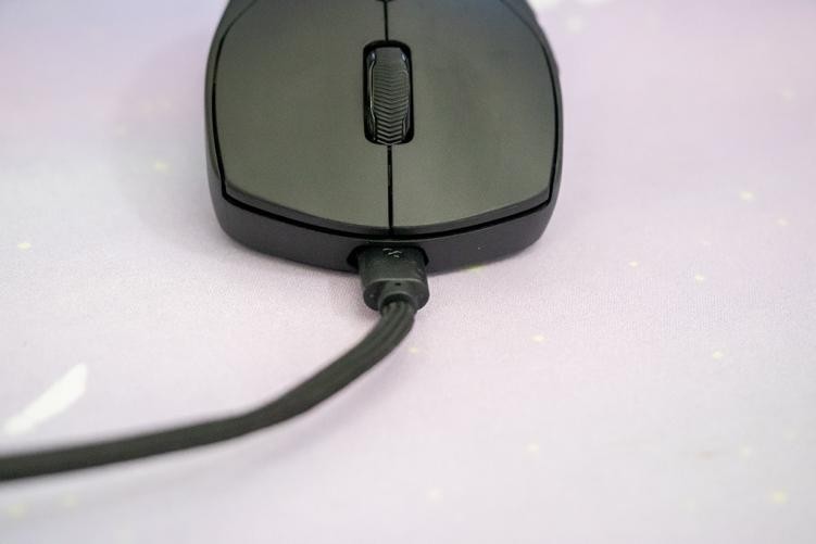 原相3950引擎、极致轻量化也能持久，电竞鼠标新卷王！