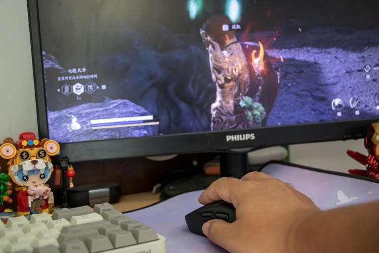 原相3950引擎、极致轻量化也能持久，电竞鼠标新卷王！